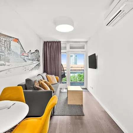 Art-touched With Pyramid View Apartman *