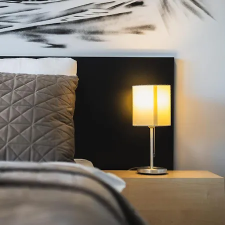 Apartman Art-touched With Pyramid View