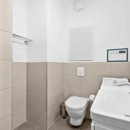 Apartman Art-touched With Pyramid View